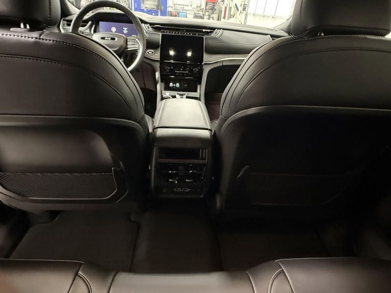 New 2025 Jeep Grand Cherokee Limited 4x4Image 23