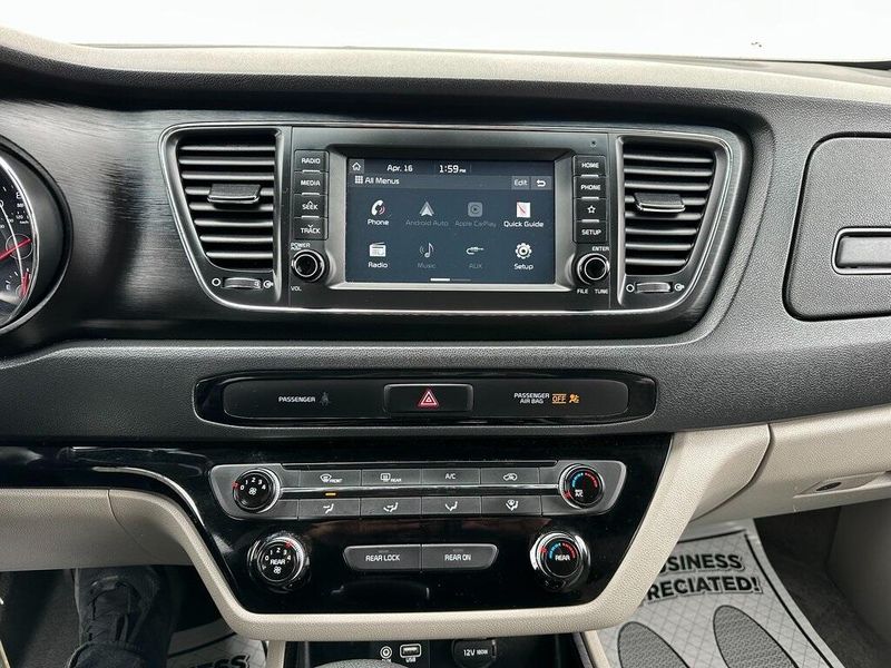 2021 Kia Sedona LXImage 6