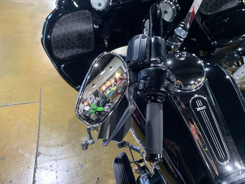 Used 2015 Harley-Davidson ROAD GLIDE SPECIAL Image 18