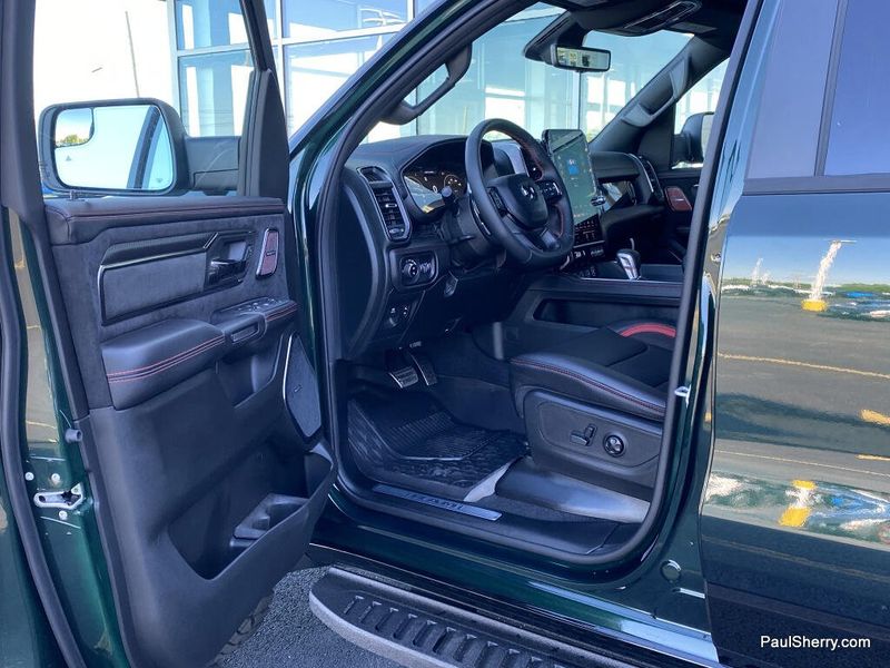 New 2026 RAM 1500 Rho Crew Cab 4x4 5'7' Box