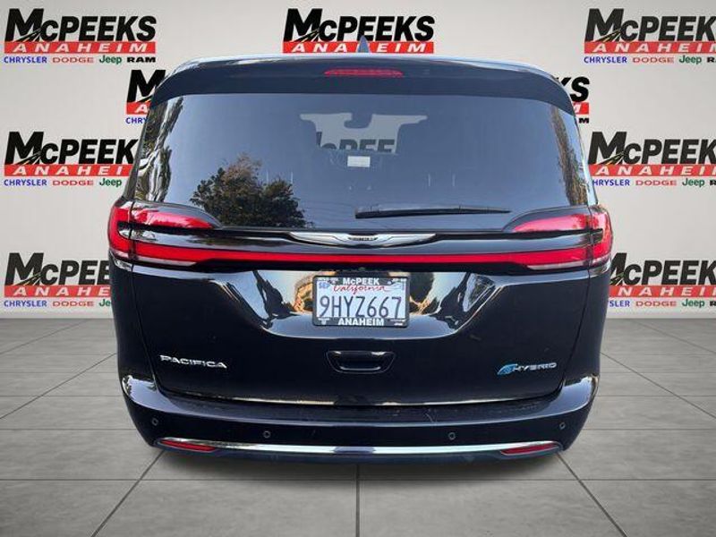 Used 2023 Chrysler Pacifica Hybrid Touring LImage 4