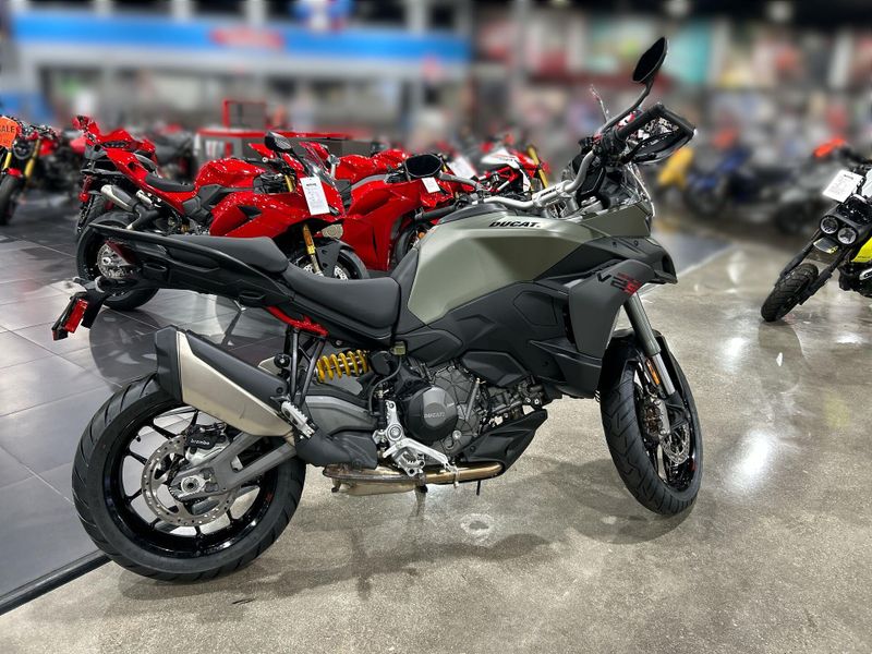 2025 Ducati MULTISTRADA V2 S Image 11