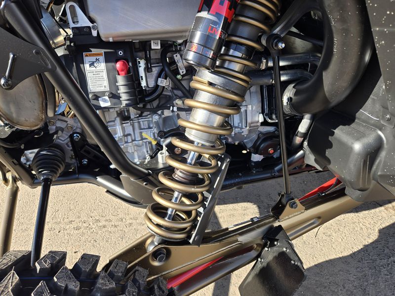 2025 Polaris RZR PRO R 4 ULTIMATE BLACK CRYSTAL AND SHADOW BRONZE Image 30