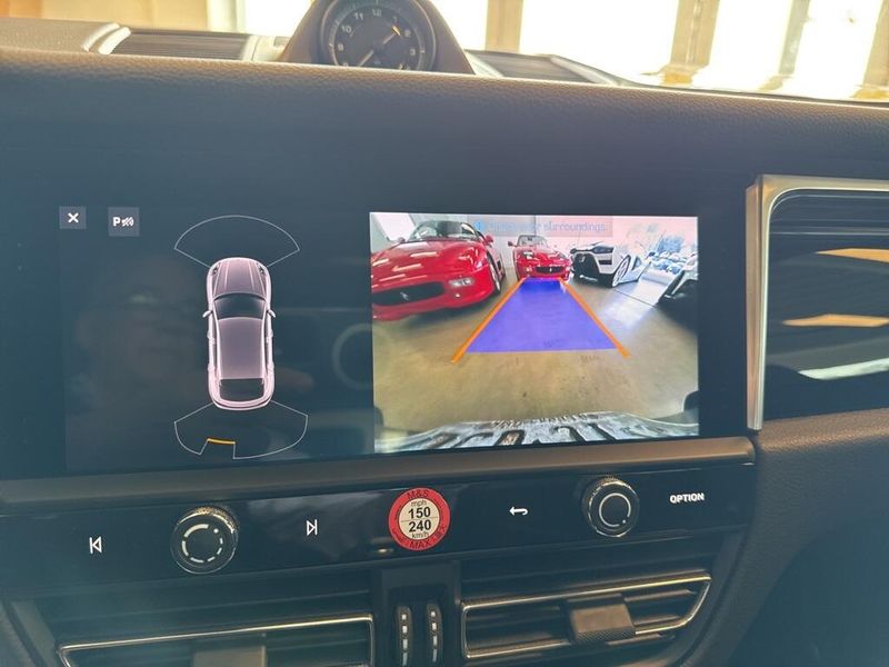 2023 Porsche Macan 