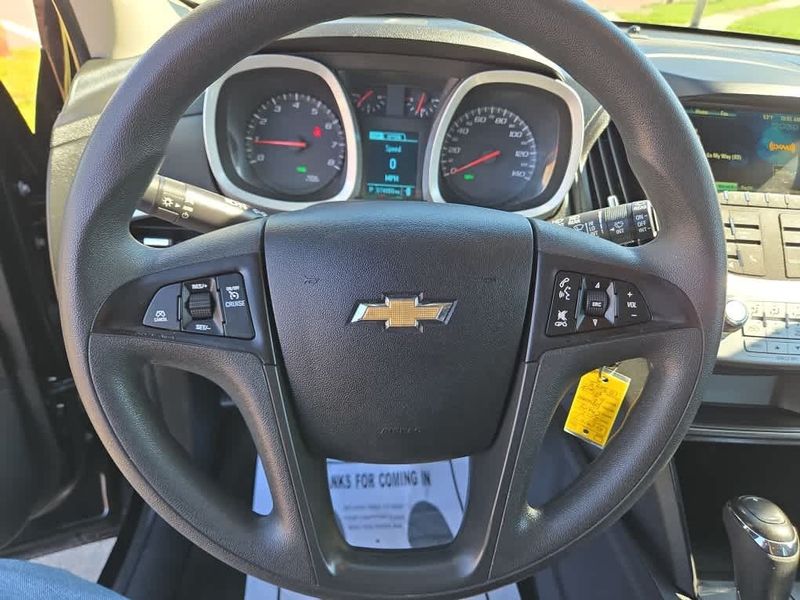 2017 Chevrolet Equinox LSImage 18