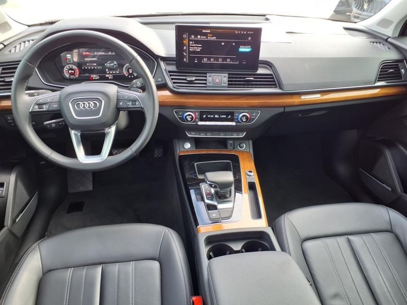 Used 2023 Audi Q5 40 Premium PlusImage 4