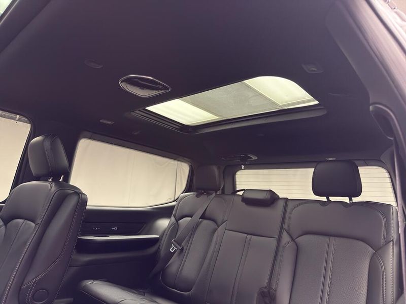 2026 Jeep Grand Wagoneer 4x4Image 16