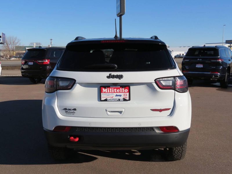 Used 2025 Jeep Compass Trailhawk 4x4 4dr SUVImage 5