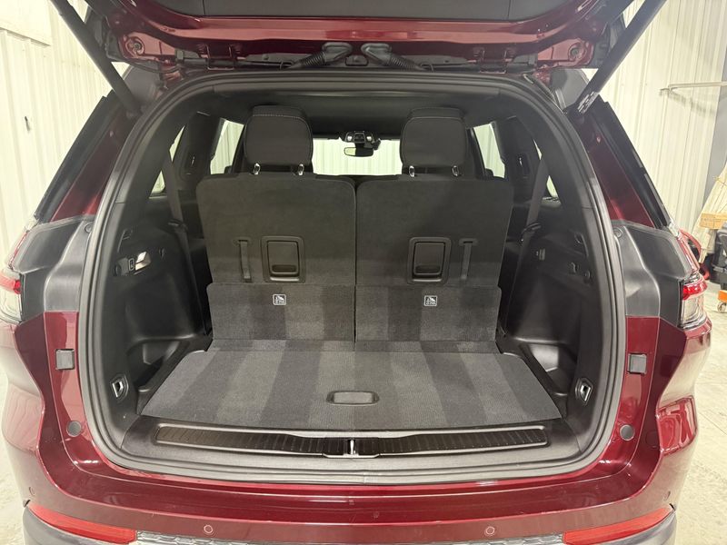 Used 2024 Jeep Grand Cherokee L LaredoImage 7