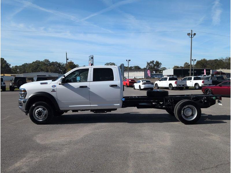 New 2026 RAM 5500 Tradesman Chassis Crew Cab 4x4 84