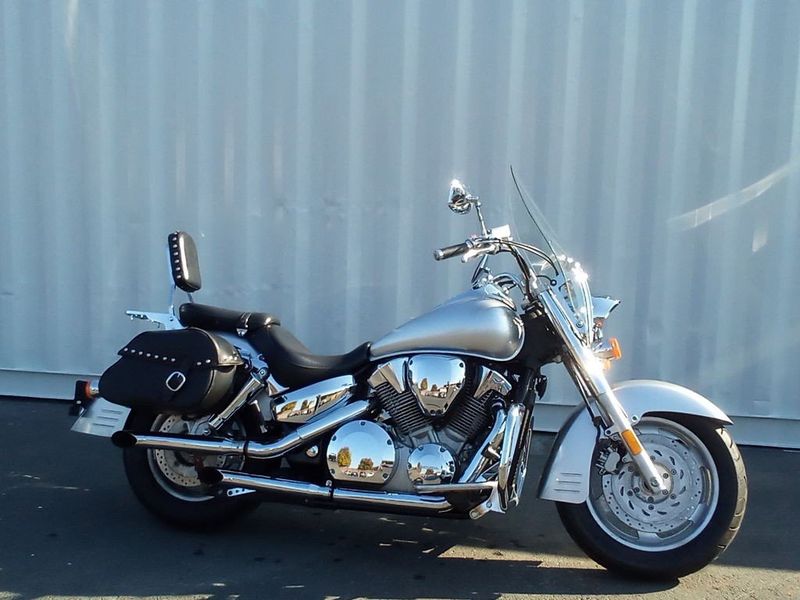 2005 Honda VTX 1300Image 1