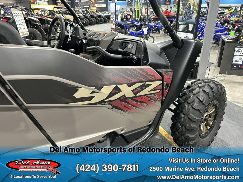 2024 Yamaha YXZ1000R EPS SS XT-RImage 13