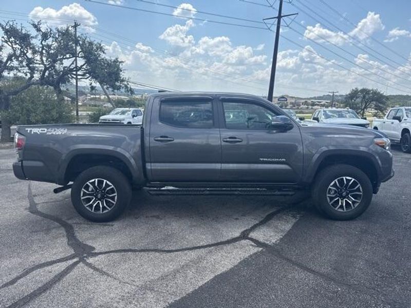 2021 Toyota Tacoma 4x4 SR photo 4