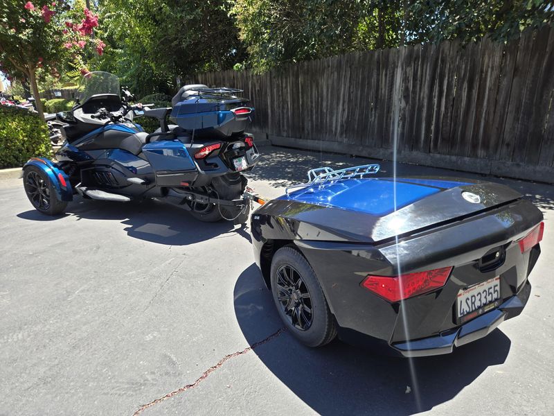 Used 2023 Can-Am SPYDER 1330 LIMITED WITH TRAILER Image 8