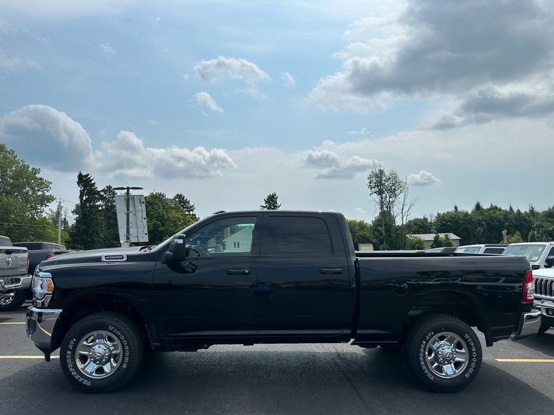 2024 RAM 2500 Tradesman Crew Cab 4x4 6