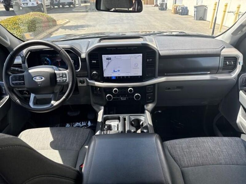 2023 Ford F-150 Lightning XLT photo 21
