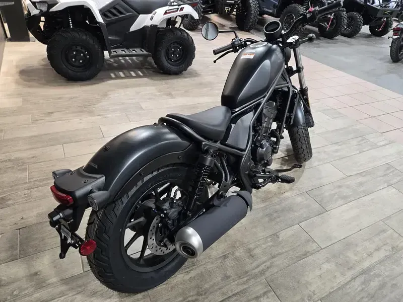 2025 Honda REBEL 300 MATTE BLACK METALLIC Image 4