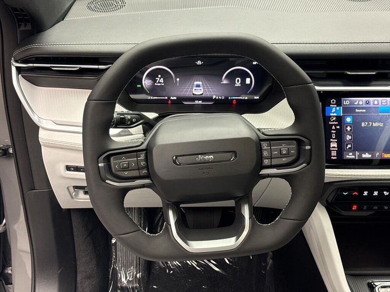 New 2026 Jeep Cherokee Overland 4x4Image 11