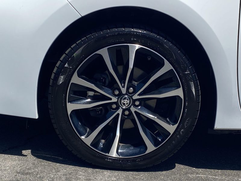 Used 2018 Toyota Corolla SEImage 8