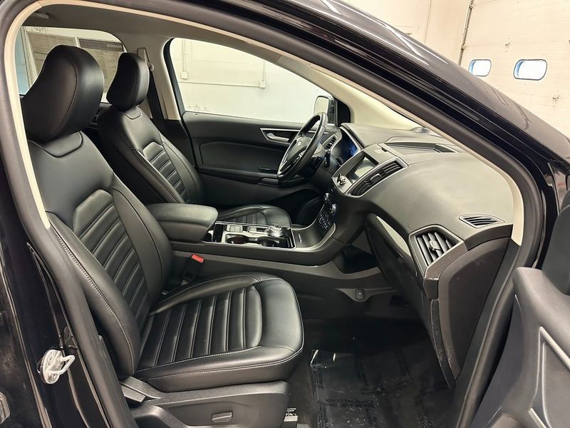 2020 Ford Edge SEL in a Agate Black exterior color and Ebonyinterior. Marina Auto Group (855) 564-8688 marinaautogroup.com 