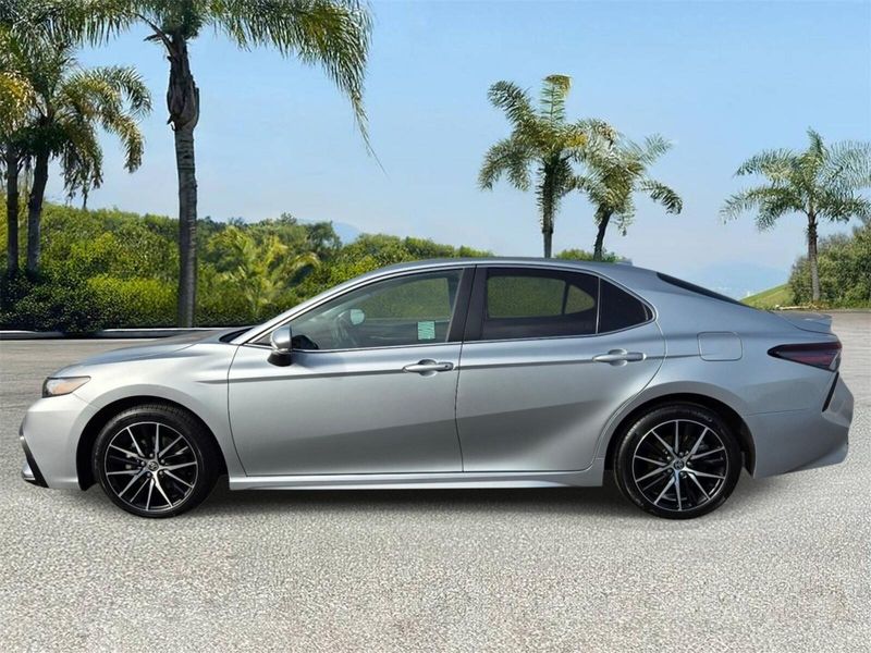 Used 2024 Toyota Camry SE Auto (Natl)