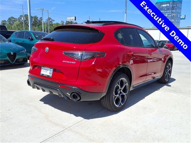 2025 Alfa Romeo Stelvio AwdImage 8
