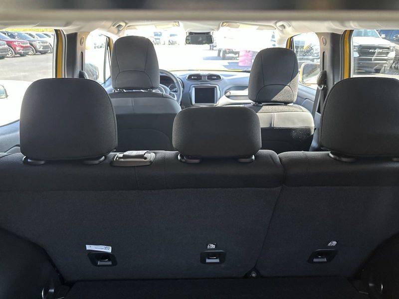 2023 Jeep Renegade Latitude 4x4Image 23