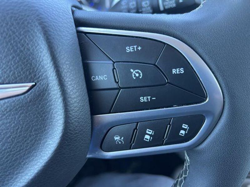 2023 Chrysler Pacifica Touring LImage 46