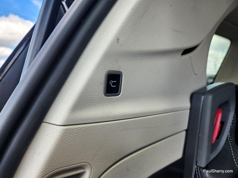 Used 2023 Chrysler Voyager LX