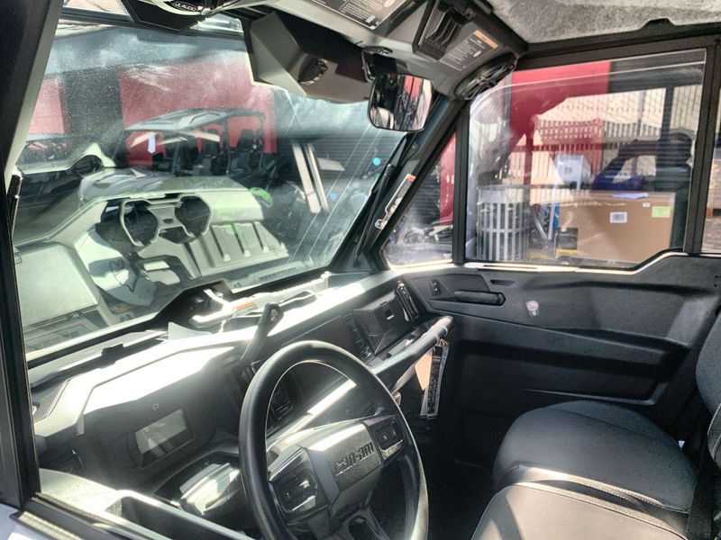 New 2026 Can-Am DEFENDER MAX LIMITED CAB HD11 Image 12