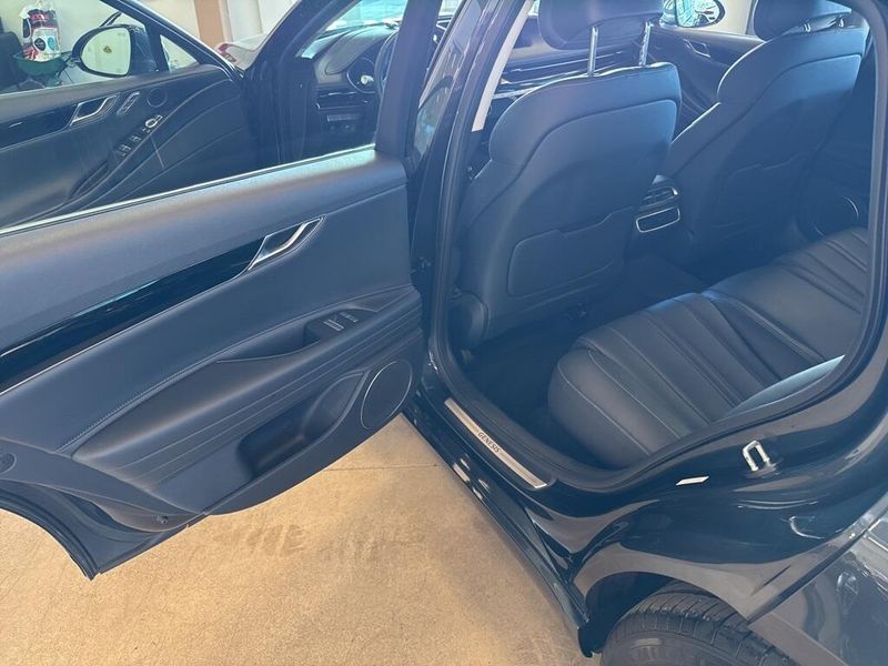 2023 Genesis G80 2.5T