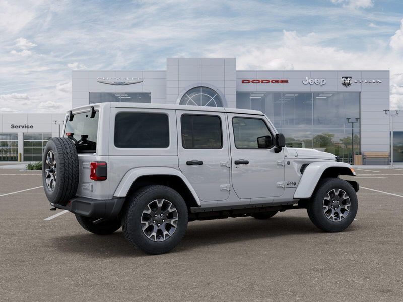 New 2025 Jeep Wrangler 4-door SaharaImage 18