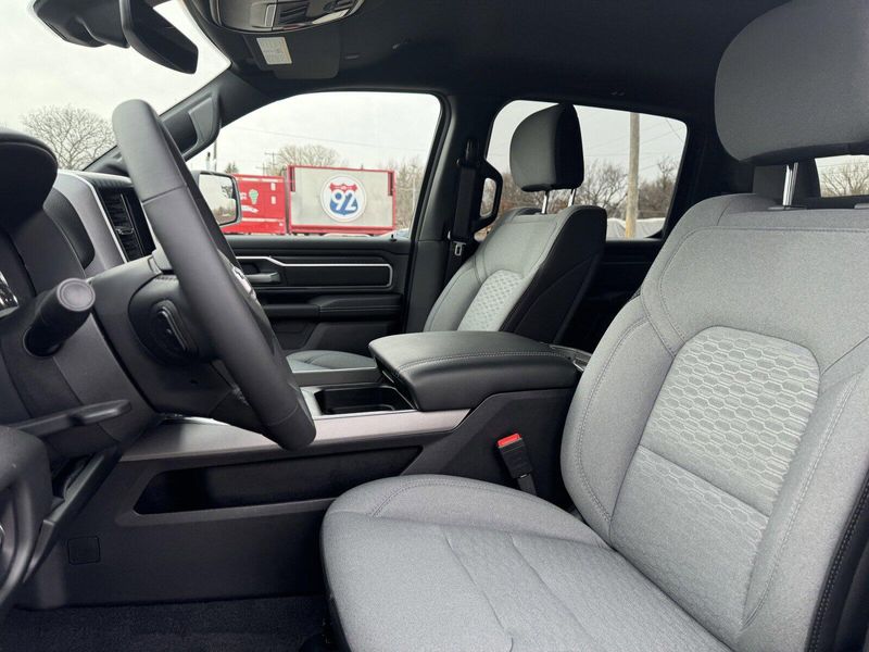 2025 RAM 1500 Big HornImage 10