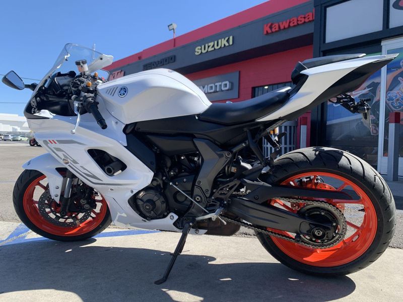 Used 2023 Yamaha YZF-R7 CA Image 17
