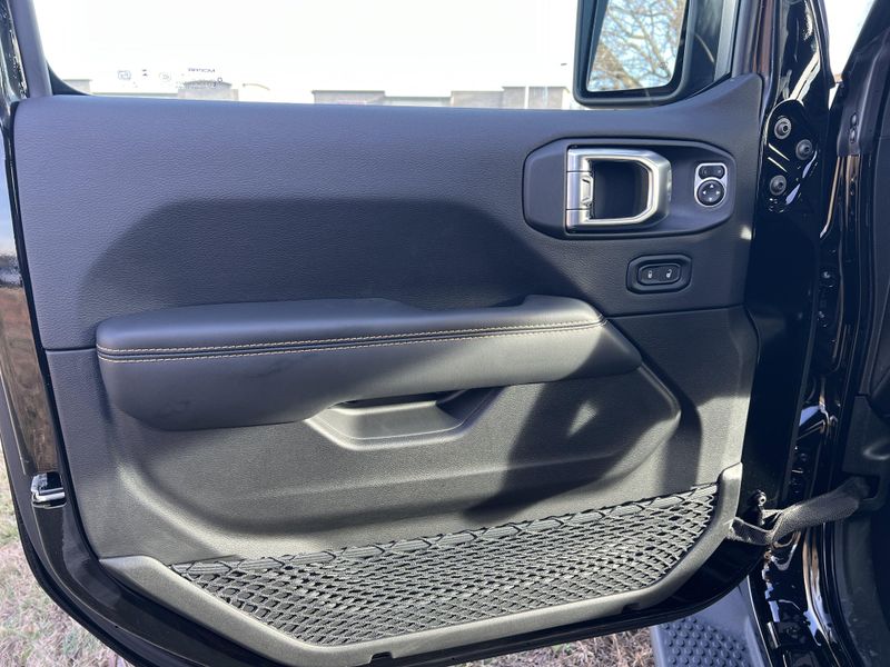 New 2026 Jeep Wrangler 4-door SaharaImage 11