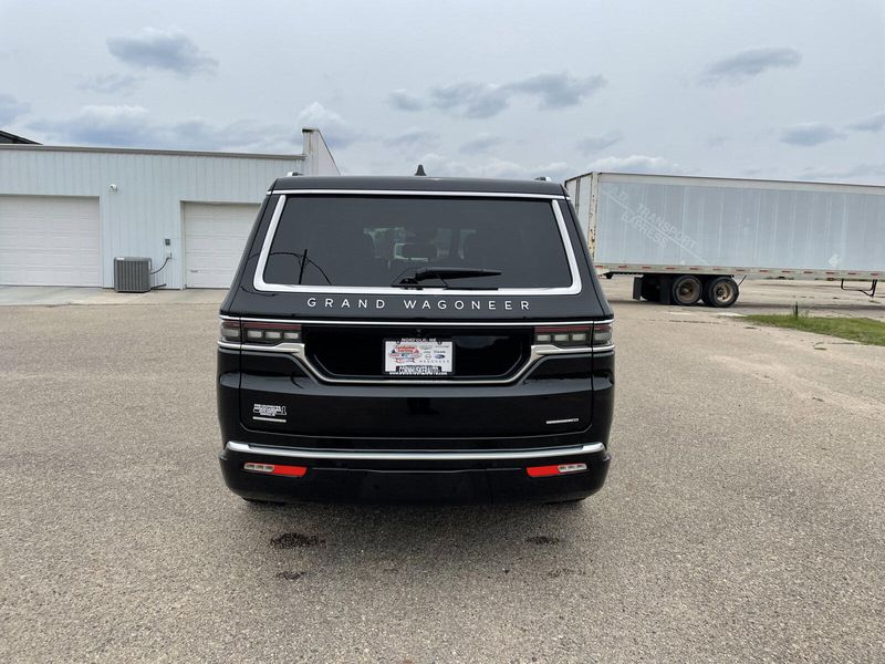 2022 Grand Wagoneer Series II 4x4Image 7