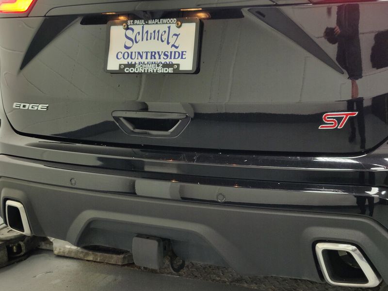 Used 2020 Ford Edge ST AWDImage 12