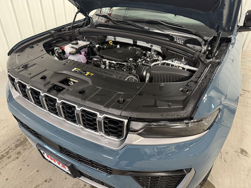 New 2026 Jeep Grand Cherokee L Limited 4x4Image 21