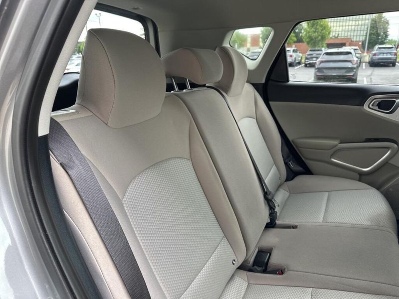 2023 Kia Soul LXImage 18