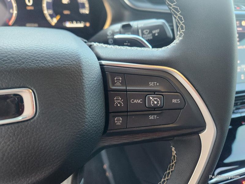 Used 2023 Jeep Grand Cherokee Altitude X