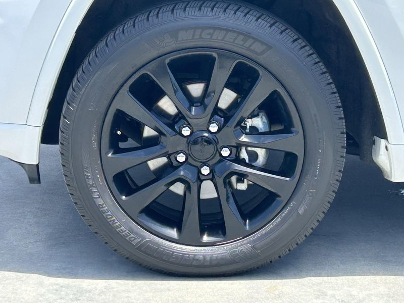 Used 2018 Jeep Grand Cherokee AltitudeImage 8