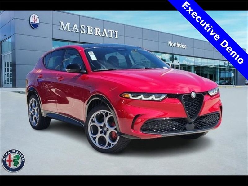 2024 Alfa Romeo Tonale Veloce Eawd in a Alfa Rosso (Red) exterior color and Blackinterior. Northside Alfa Romeo of Houston 281-475-4549 alfaromeousaofnorthhouston.com 