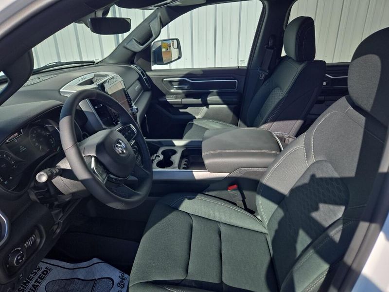 2025 Ram 1500 Big Horn photo 6