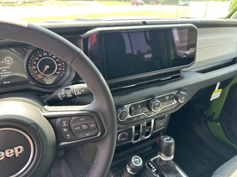 New 2025 Jeep Wrangler 4-door Sport SImage 23