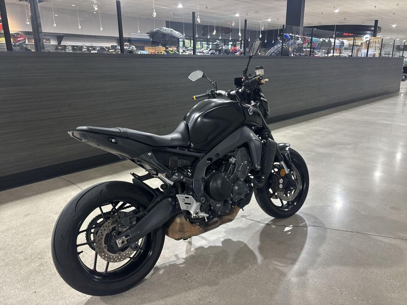 Used 2023 Yamaha MT-09 Image 21