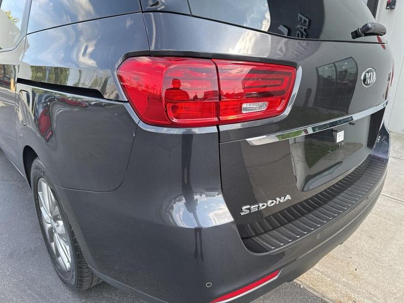 Used 2021 Kia Sedona EXImage 9