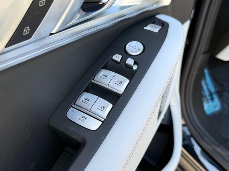 New 2026 BMW XM LabelImage 16