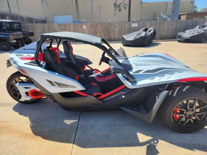 2024 Polaris SLINGSHOT ROUSH EDITION AUTODRIVE RACETRACK REDImage 5