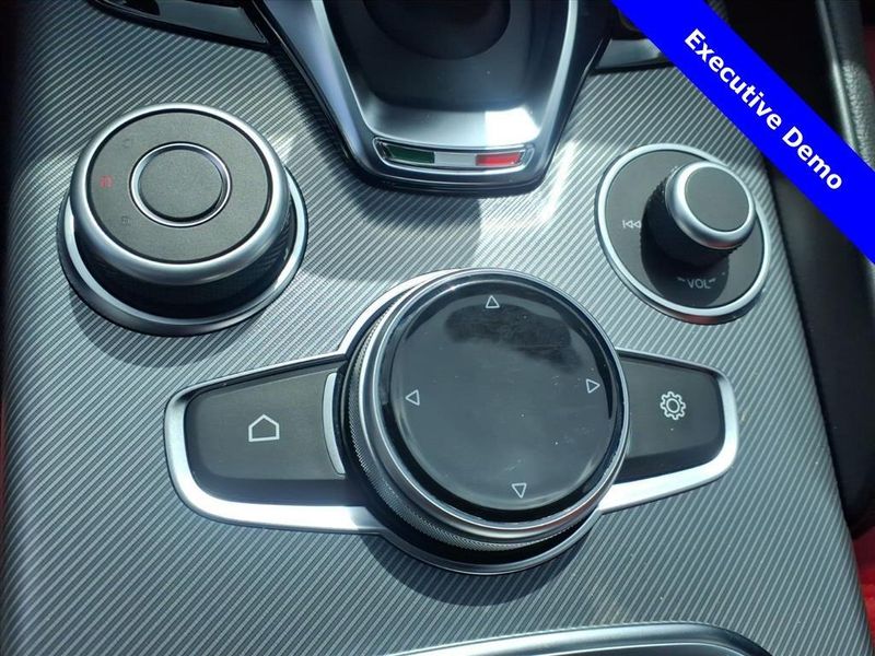 New 2025 Alfa Romeo Giulia VeloceImage 23