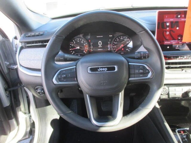 Used 2024 Jeep Compass LatitudeImage 19